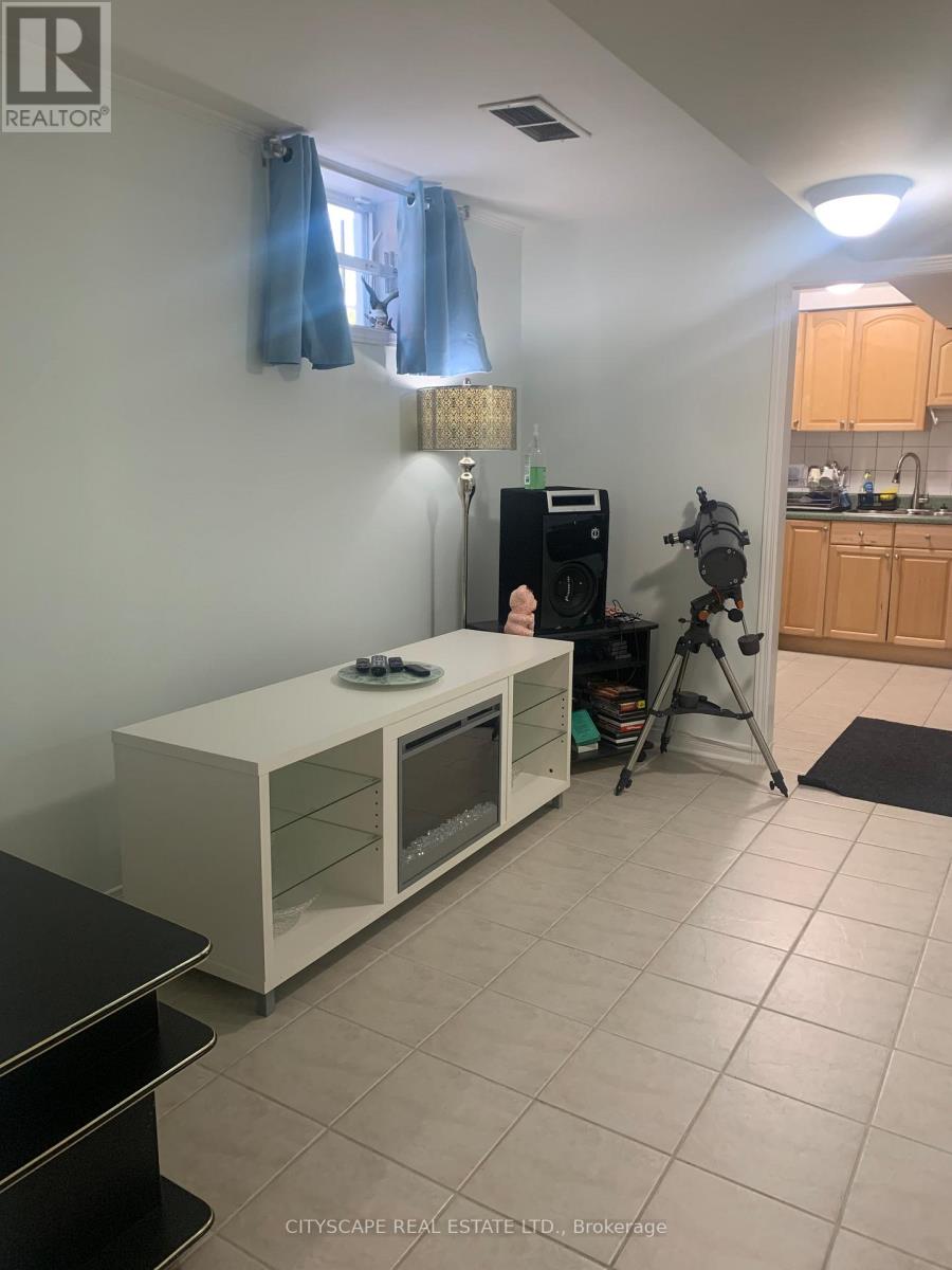 Bsmt - 120 Hullmar Drive, Toronto, Ontario  M3N 2G2 - Photo 7 - W14114050