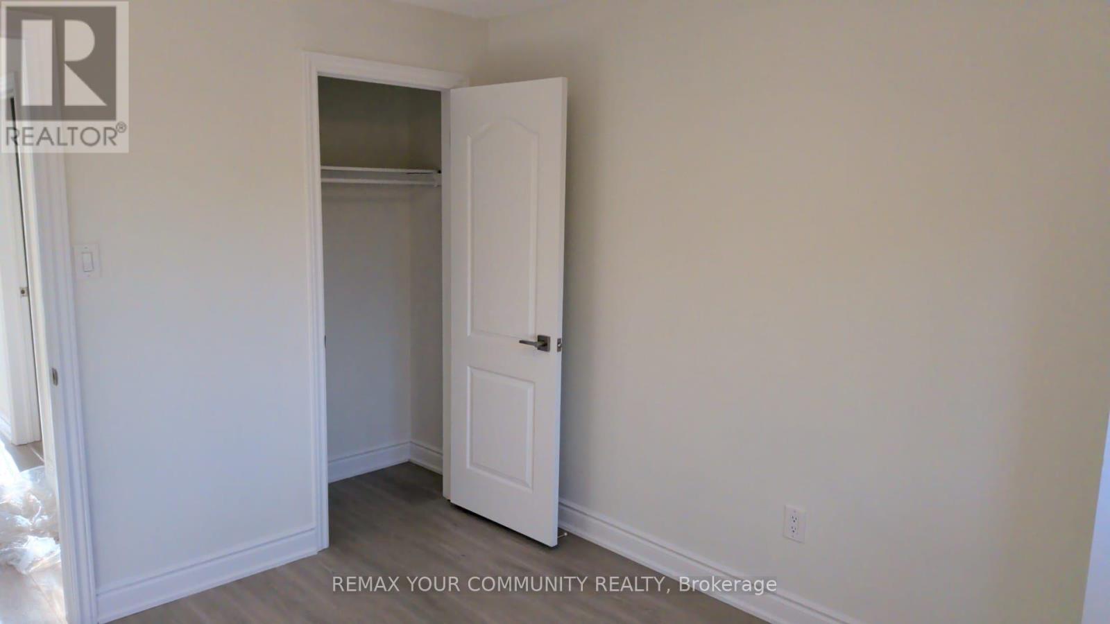 Upper - 4 Malabar Crescent S, Brampton, Ontario  L6S 3X8 - Photo 13 - W14114070