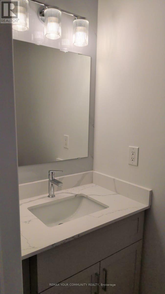 Upper - 4 Malabar Crescent S, Brampton, Ontario  L6S 3X8 - Photo 3 - W14114070