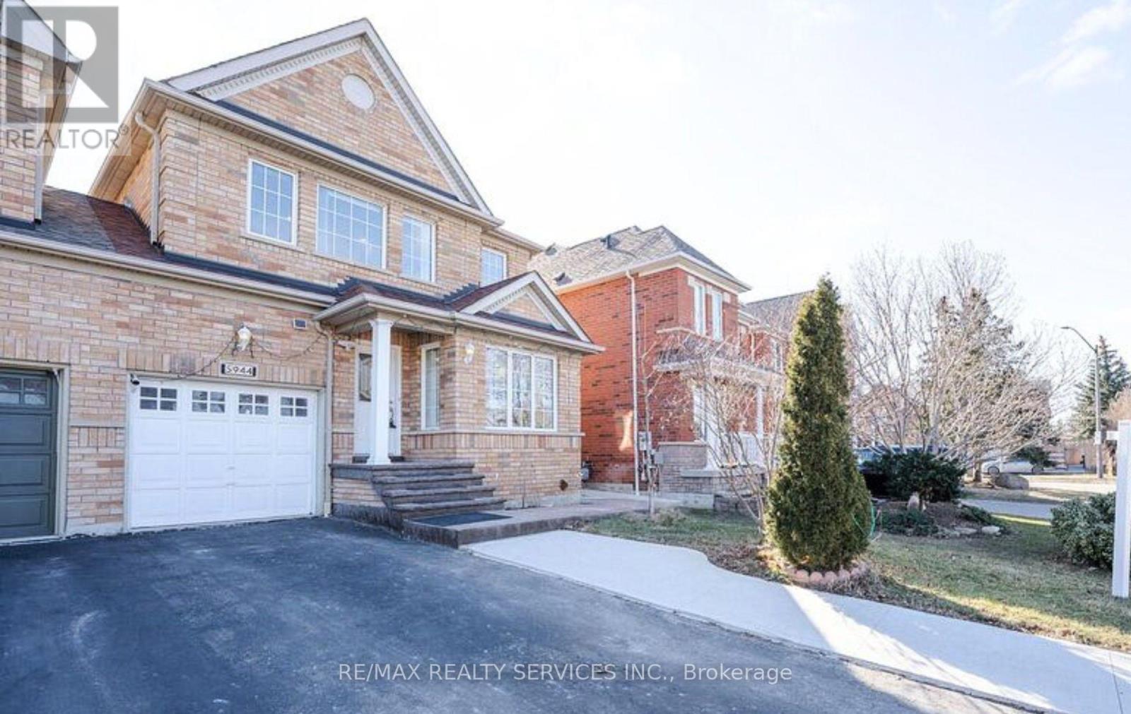 (Upper) - 5944 Shelford Terrace, Mississauga, Ontario  L5M 6K3 - Photo 2 - W14114092