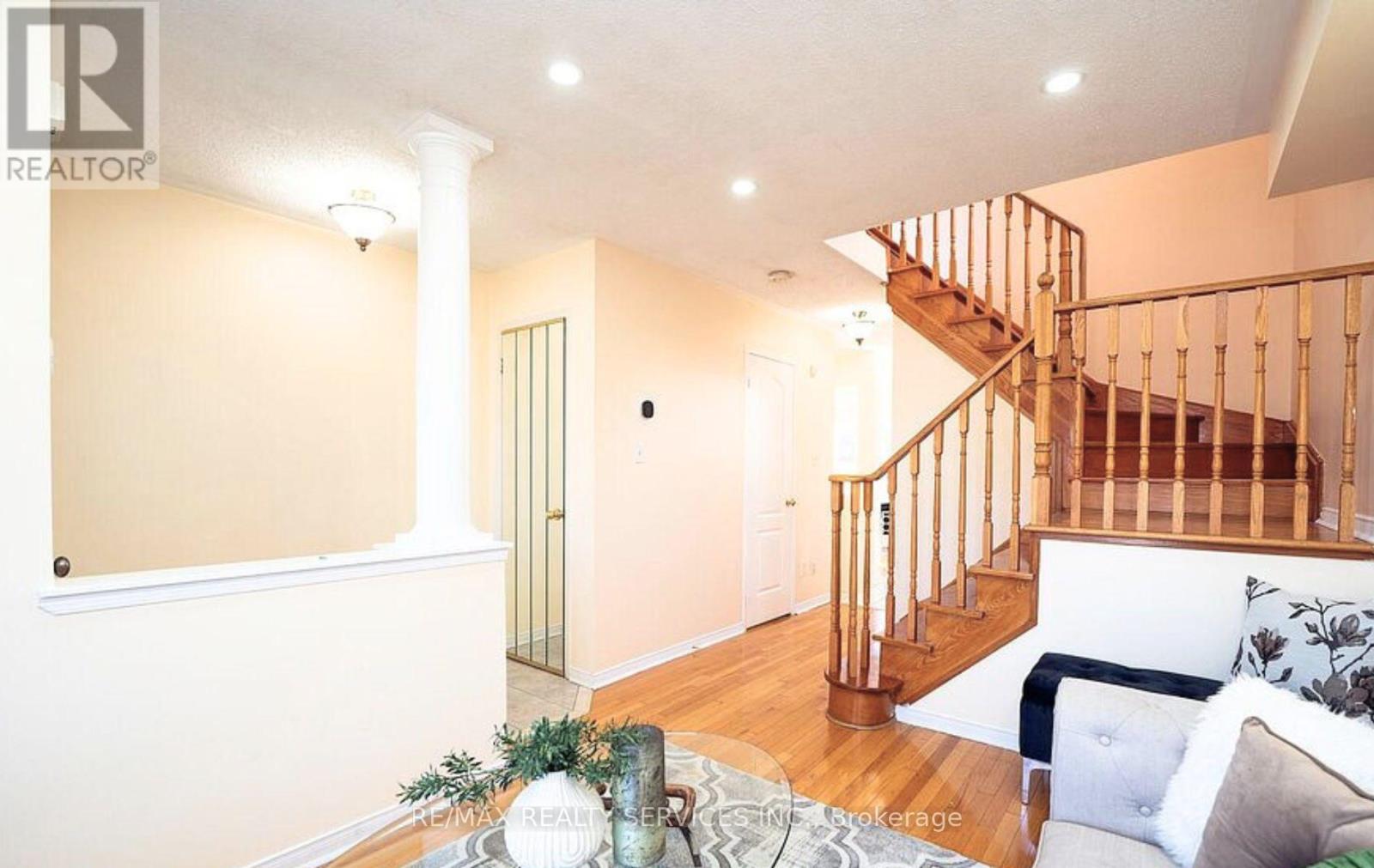 (Upper) - 5944 Shelford Terrace, Mississauga, Ontario  L5M 6K3 - Photo 7 - W14114092