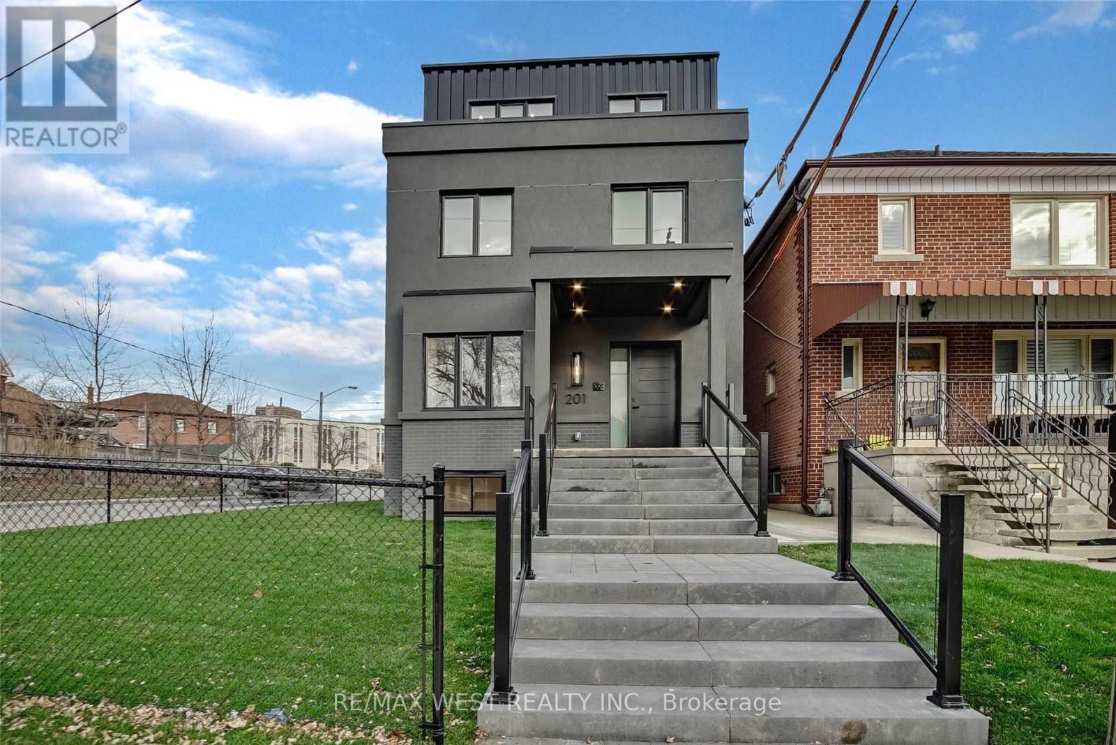 3RD - 201 CEDRIC AVENUE, Toronto, Ontario