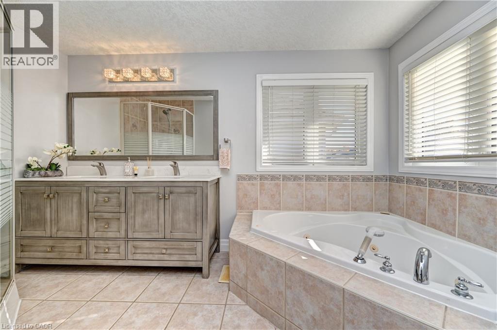 733 Chesapeake Drive, Waterloo, Ontario  N2K 4G3 - Photo 28 - 40873799