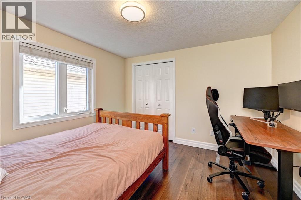 733 Chesapeake Drive, Waterloo, Ontario  N2K 4G3 - Photo 38 - 40873799