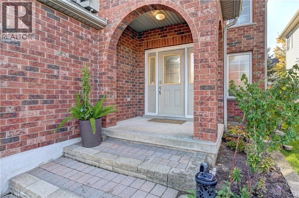 733 Chesapeake Drive, Waterloo, Ontario  N2K 4G3 - Photo 3 - 40873799