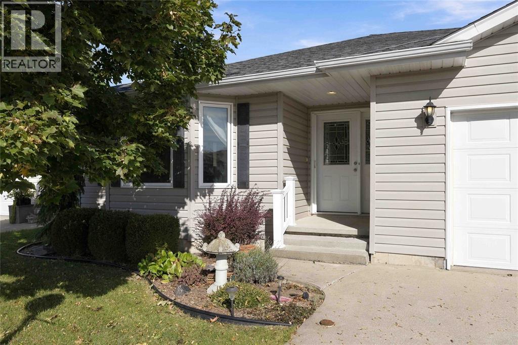 5700 Blackwell Sideroad Unit# 135, Sarnia, Ontario  N7W 1B7 - Photo 3 - 26021007