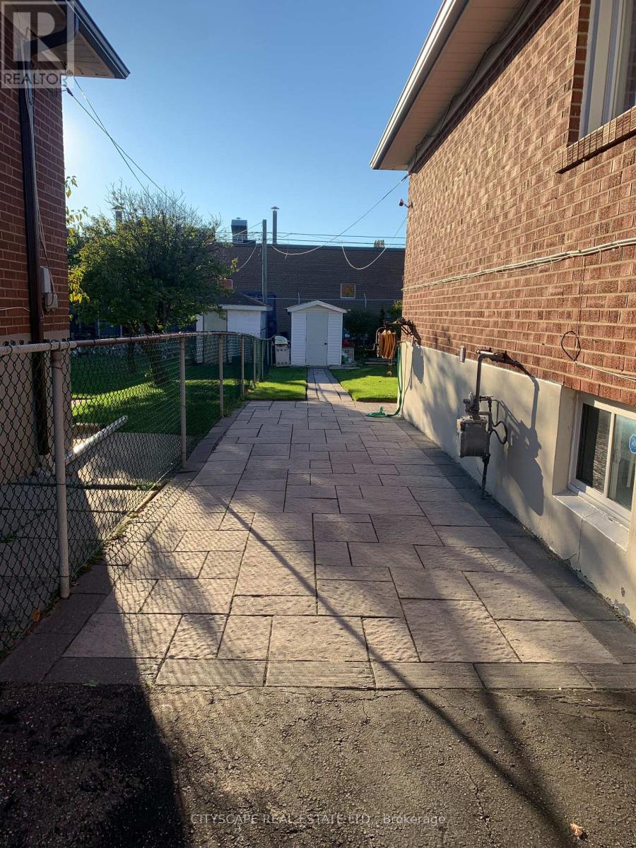 Bsmt - 120 Hullmar Drive, Toronto, Ontario  M3N 2G2 - Photo 4 - W14114050