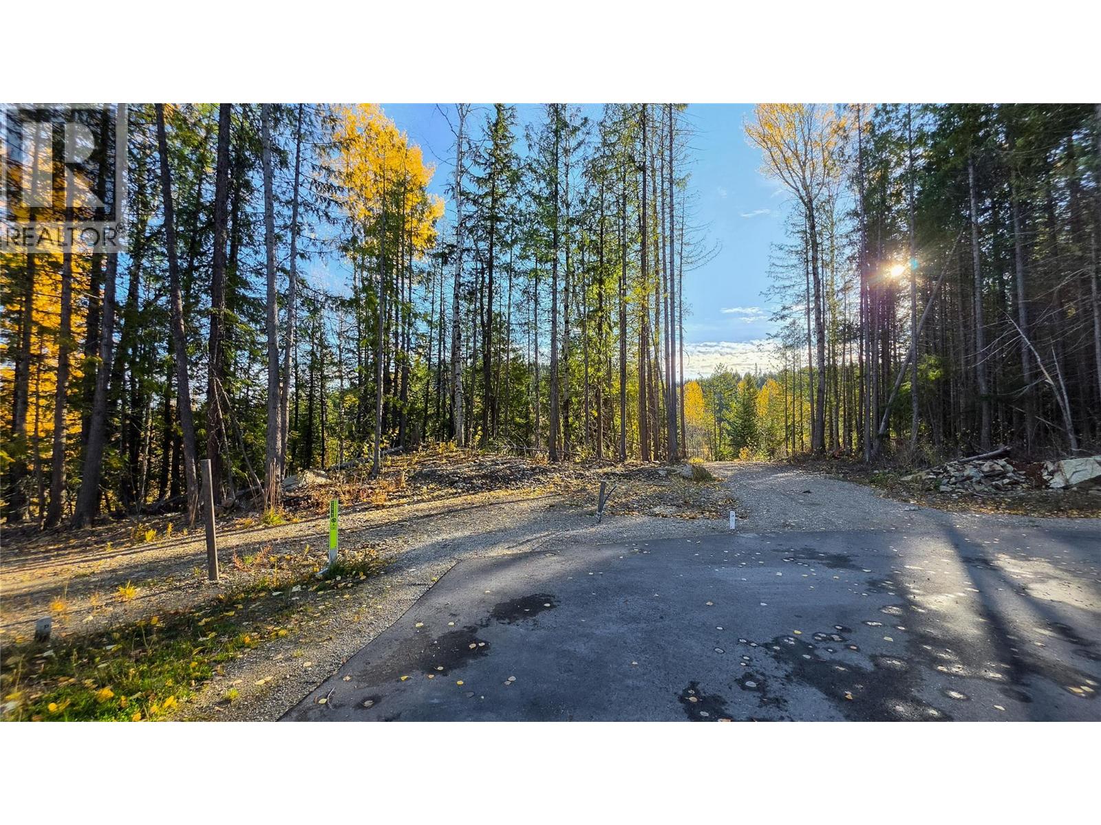 412 Centennial Place, Rossland, British Columbia  V0G 1Y0 - Photo 2 - 10404065