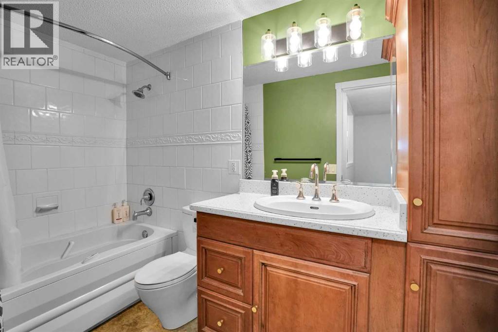 152, 330 Canterbury Drive Sw, Calgary, Alberta  T2W 1H6 - Photo 23 - A2348695