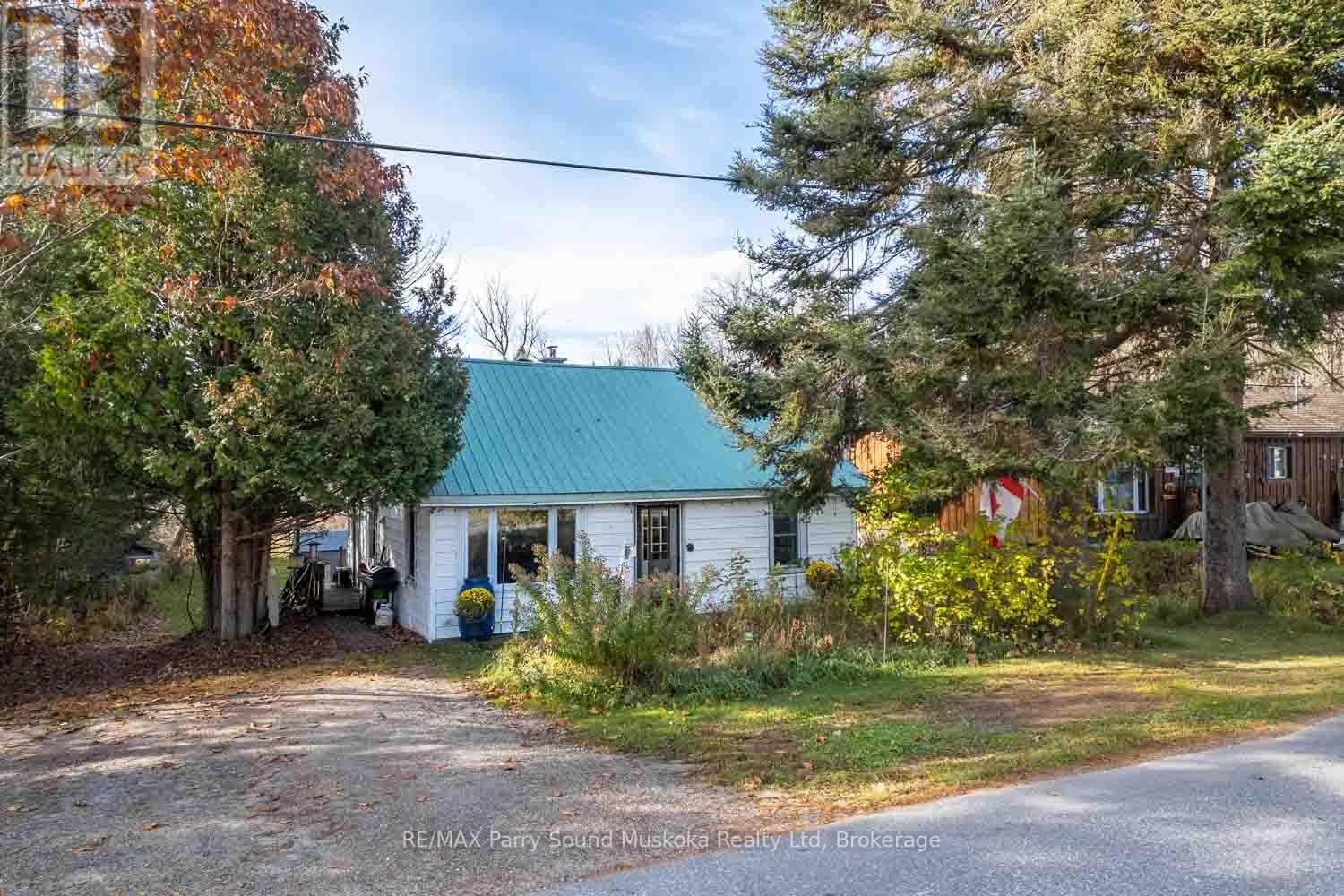 27 Ahmic St Street W, Magnetawan, Ontario  P0A 1P0 - Photo 11 - X14114150