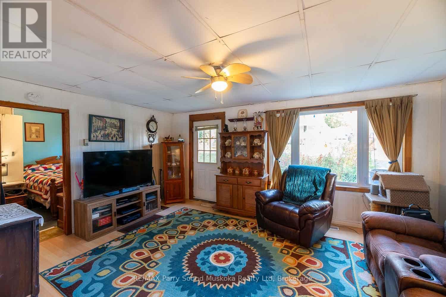 27 Ahmic St Street W, Magnetawan, Ontario  P0A 1P0 - Photo 3 - X14114150