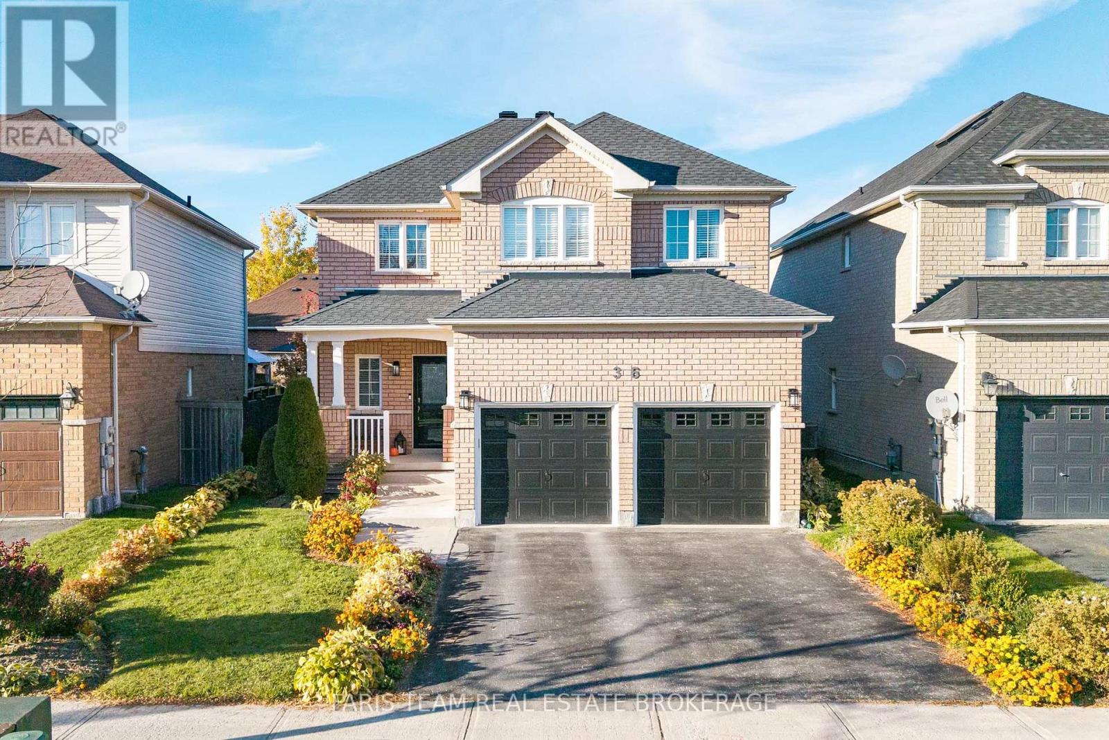 36 CONNAUGHT LANE, Barrie, Ontario
