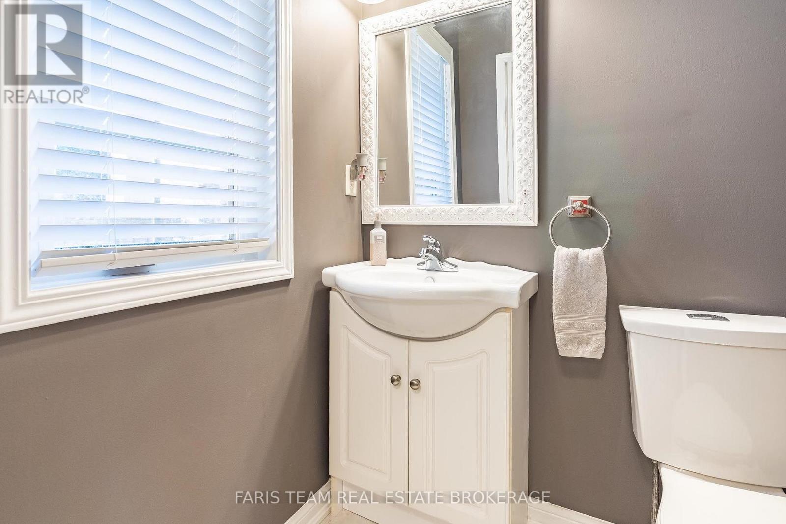 36 Connaught Lane, Barrie (Innis-Shore), Ontario  L4M 0A6 - Photo 11 - S14114174