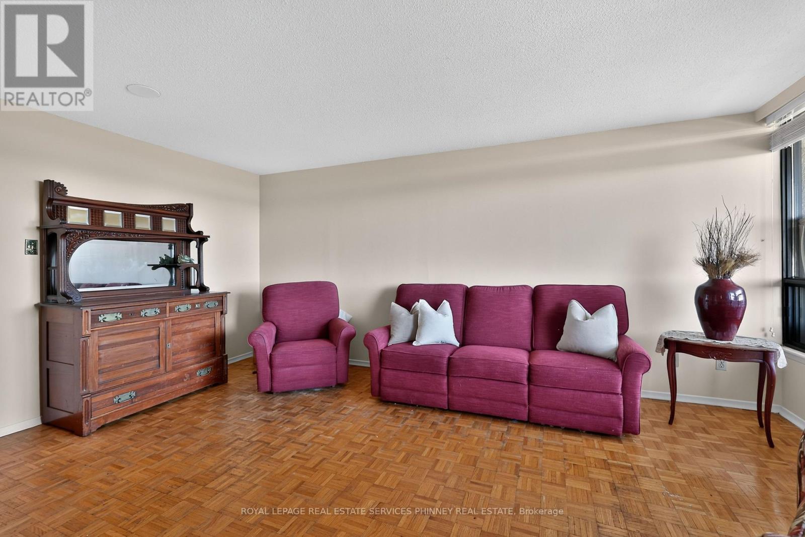 E21 - 284 Mill Road, Toronto, Ontario  M9C 4W6 - Photo 11 - W14107790