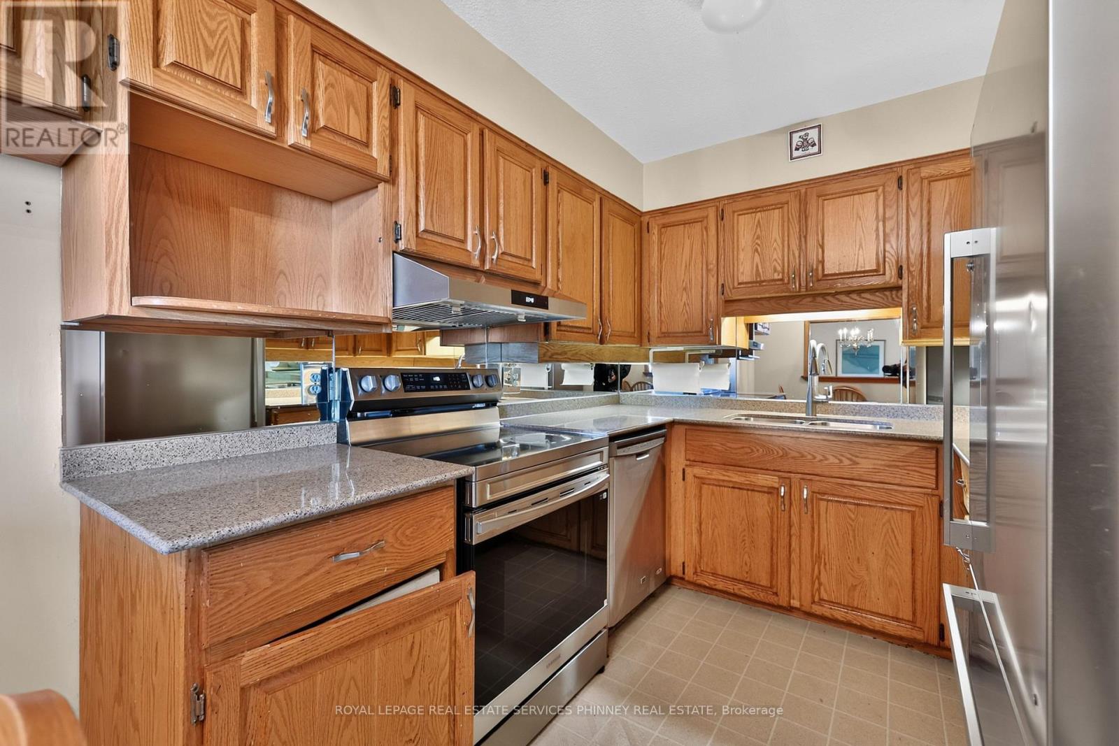 E21 - 284 Mill Road, Toronto, Ontario  M9C 4W6 - Photo 15 - W14107790
