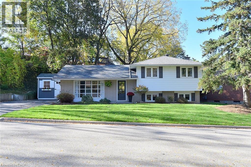 6 Bendemeer Street, Dundas, Ontario  L9H 3P1 - Photo 1 - 40873299
