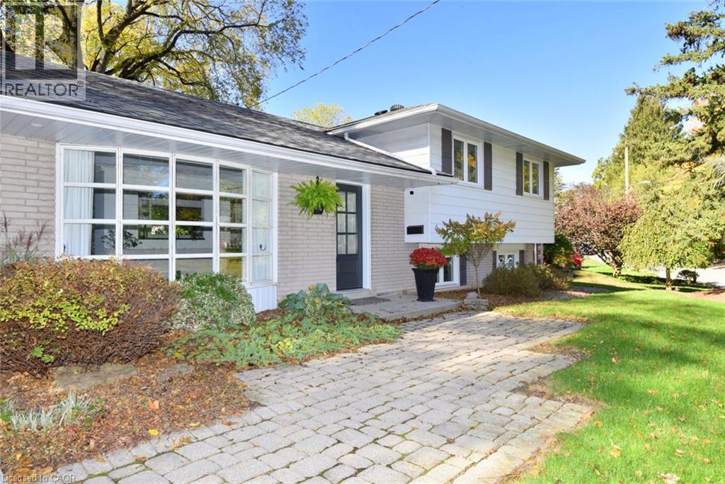 6 Bendemeer Street, Dundas, Ontario  L9H 3P1 - Photo 4 - 40873299