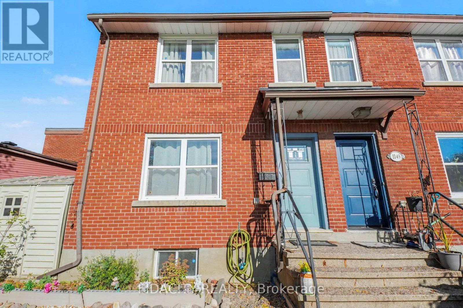1047 HOLLINGTON STREET, Ottawa, Ontario