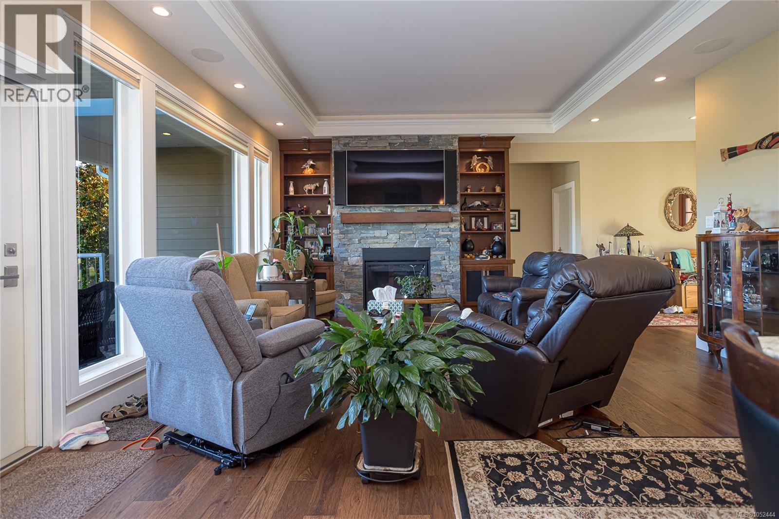 3855 Creekside Dr
