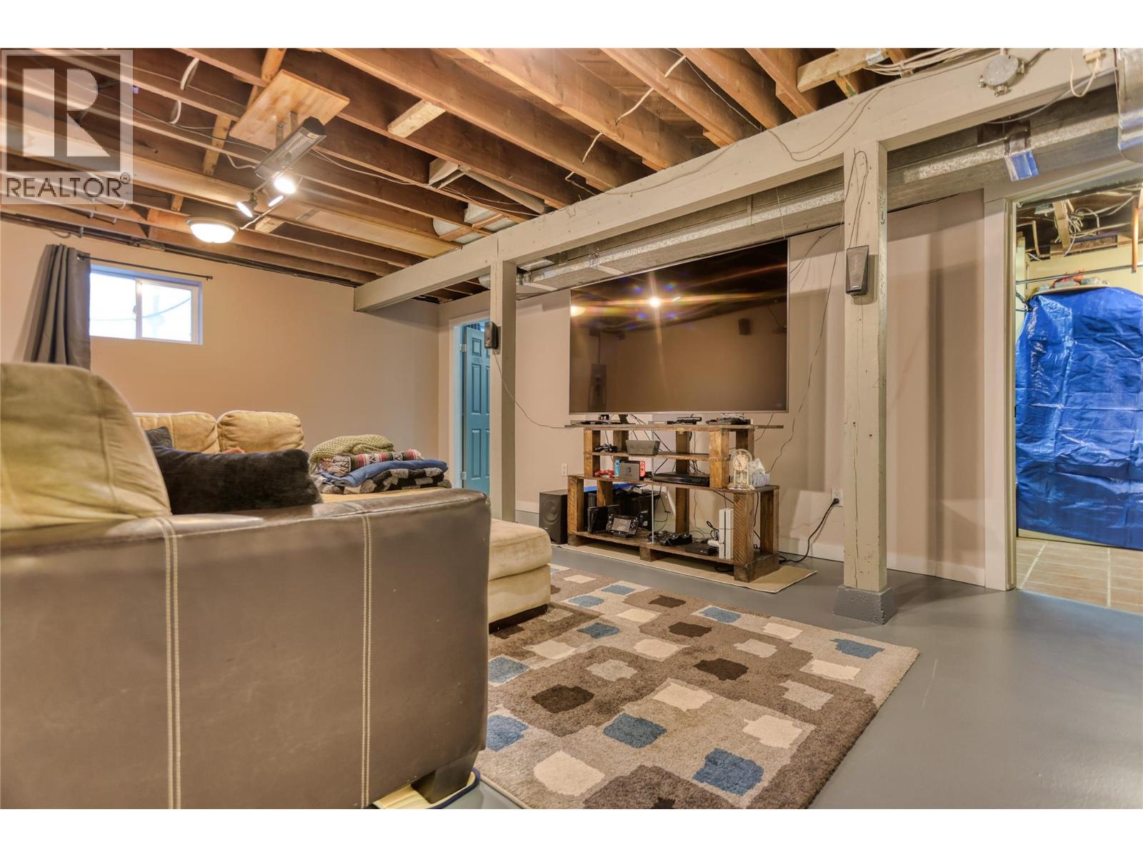 2066 Caughlin Road, Fruitvale, British Columbia  V0G 1L1 - Photo 47 - 10403899