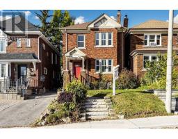 32 CRESTVIEW ROAD, Toronto, Ontario