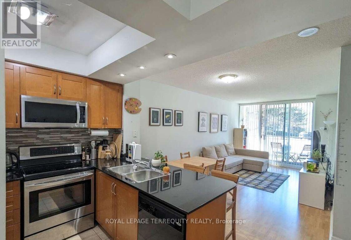 222 - 38 William Carson Crescent, Toronto, Ontario M2P 2H2 - Photo 10 - C14114264