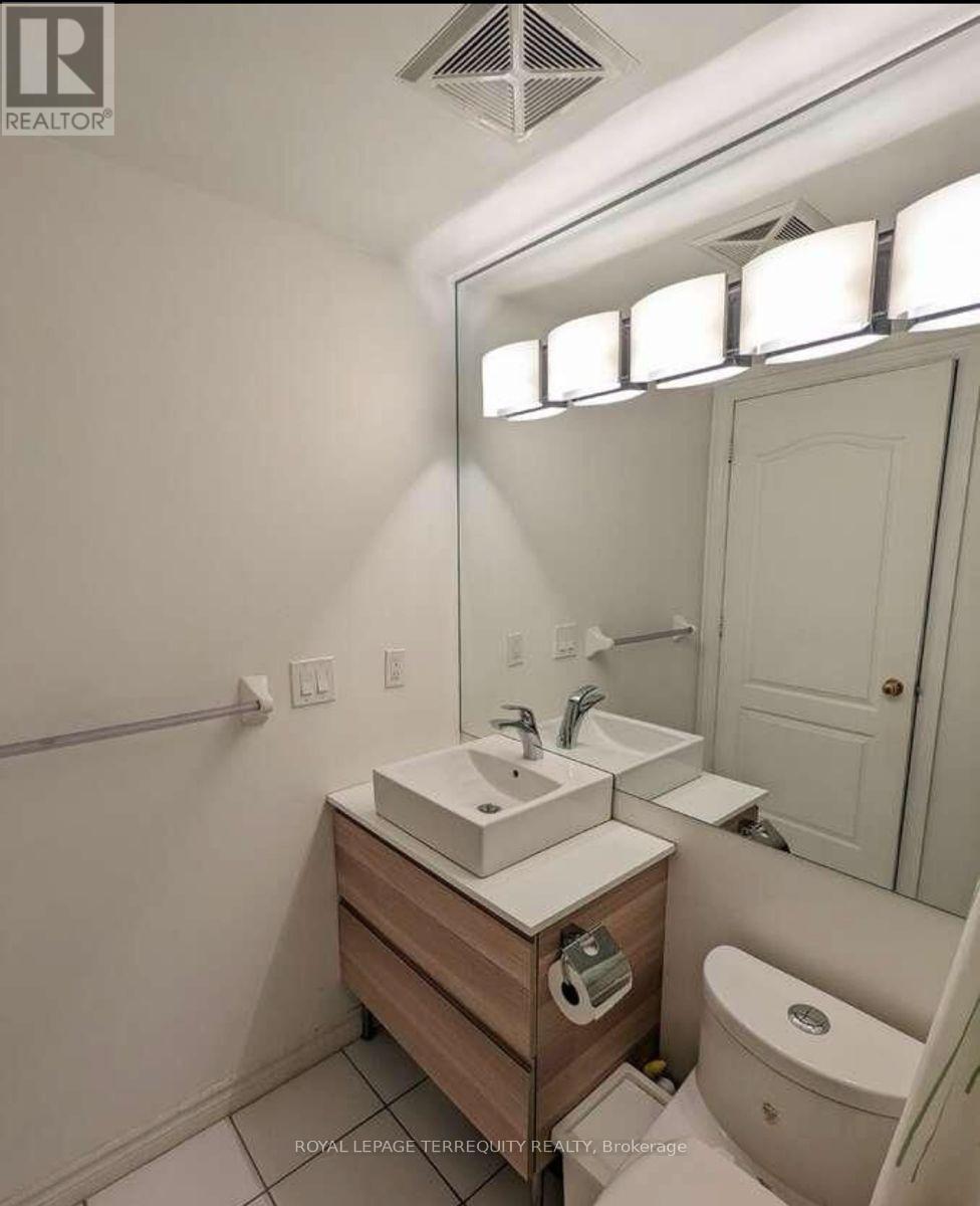 222 - 38 William Carson Crescent, Toronto, Ontario M2P 2H2 - Photo 13 - C14114264