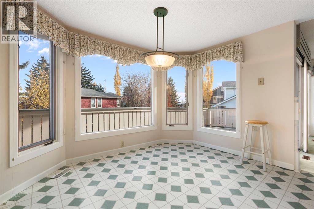 59 Stranraer Place SW, Calgary, Alberta  T3H 1H5 - Photo 15 - A2354513