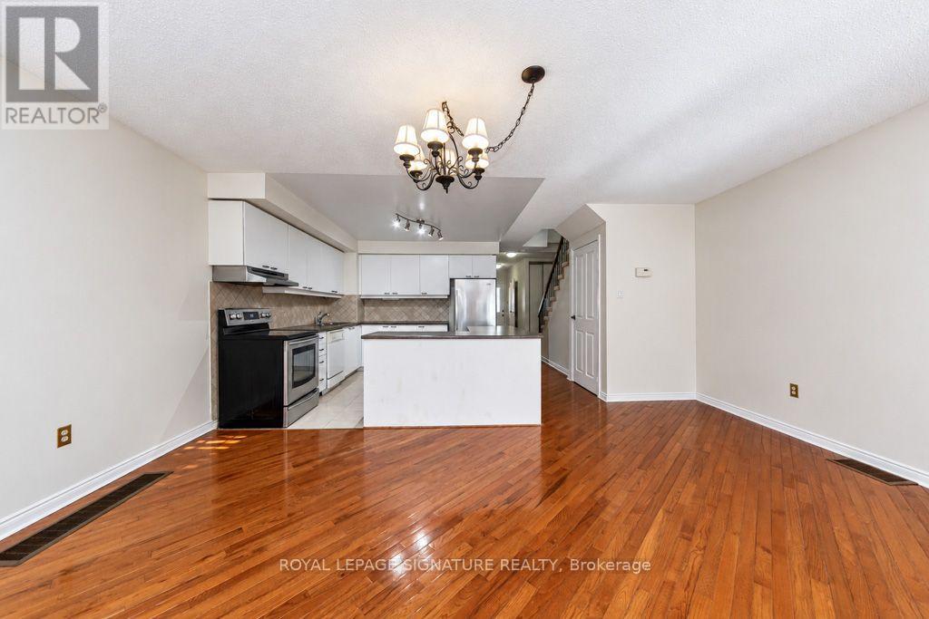 45 Augusta Court, Markham (Royal Orchard), Ontario  L3T 7K5 - Photo 8 - N14114268
