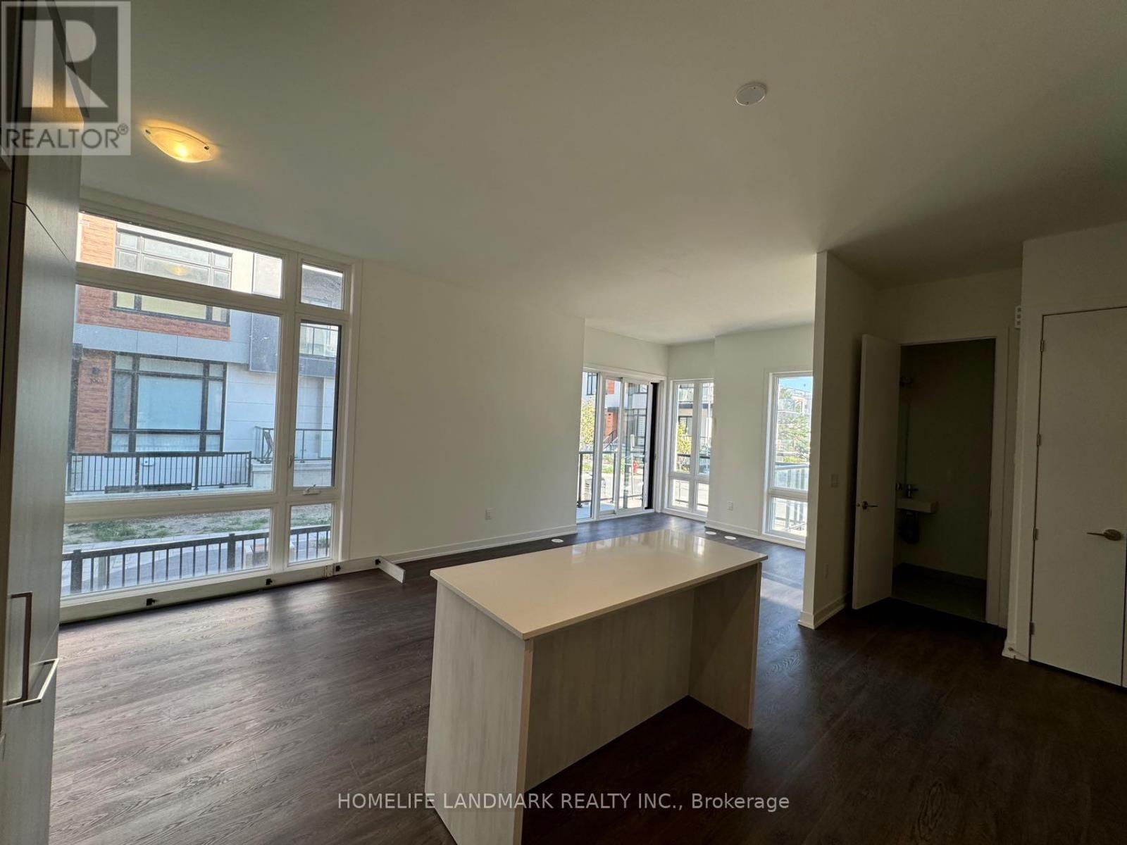 1101 - 12 David Eyer Road, Richmond Hill, Ontario  L4S 0N4 - Photo 3 - N14114290