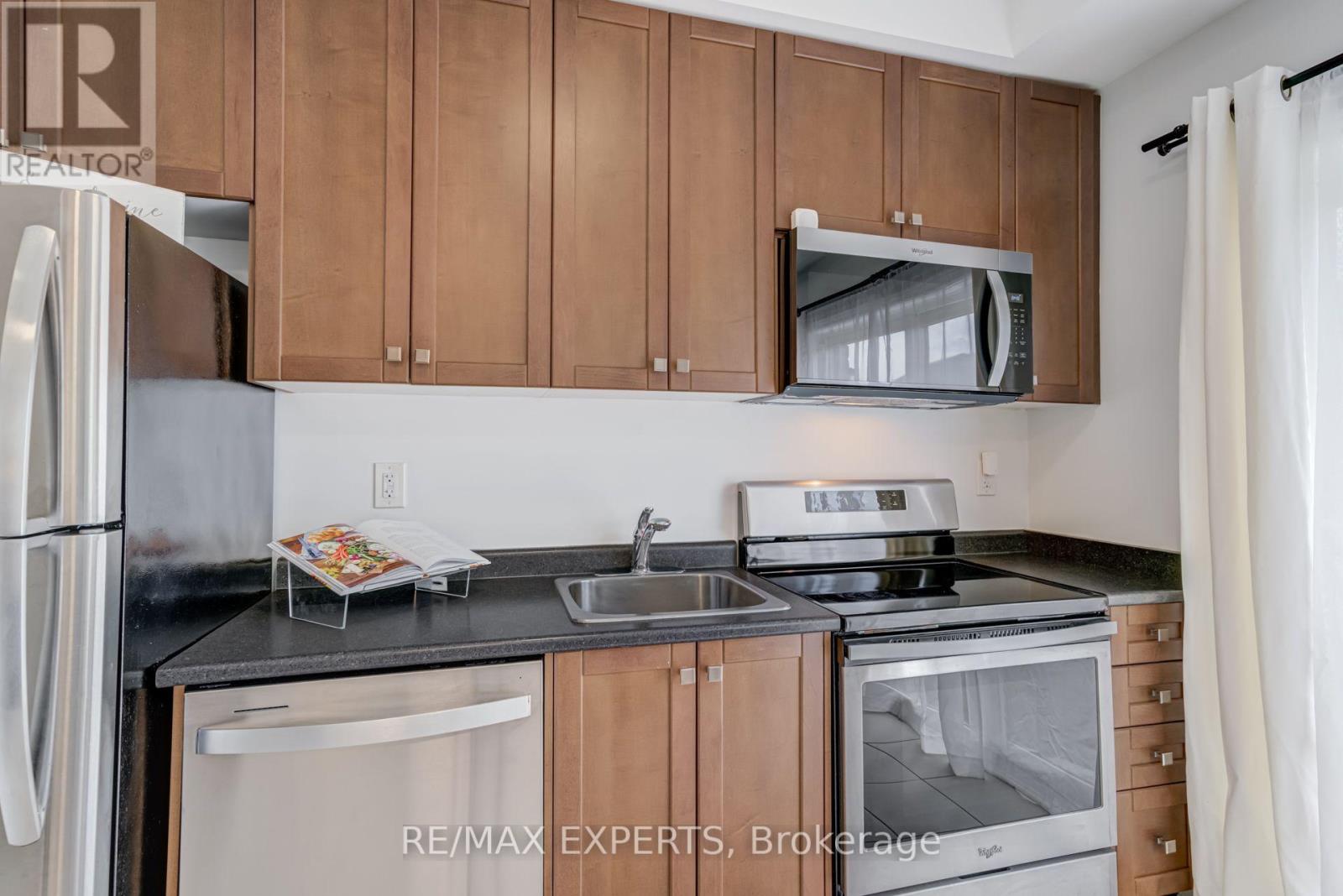 19 Cygnus Crescent, Barrie (Ardagh), Ontario  L4N 9C2 - Photo 11 - S14114292