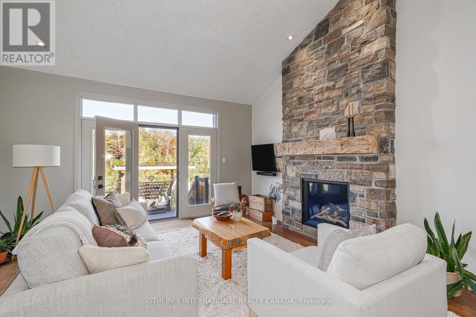 70 Plewes Drive, Collingwood, Ontario  L9Y 3B7 - Photo 12 - S14114300