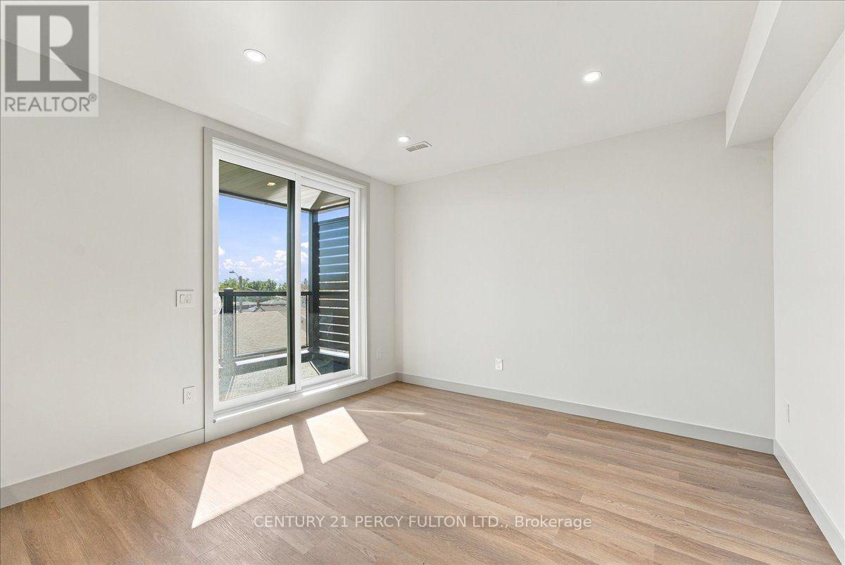 2 - 113 Hatherley Road, Toronto, Ontario  M6E 1W4 - Photo 13 - W14114274