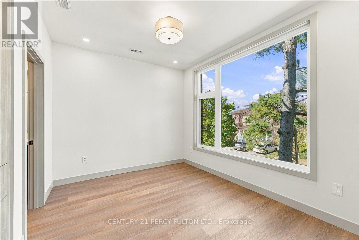 2 - 113 Hatherley Road, Toronto, Ontario  M6E 1W4 - Photo 23 - W14114274