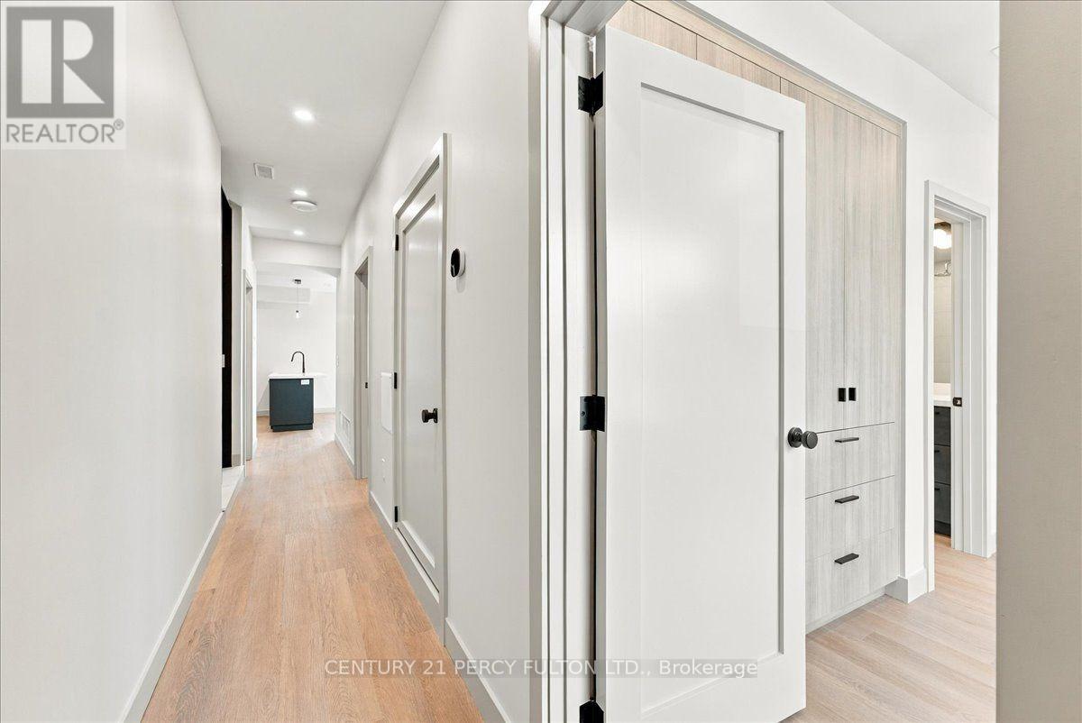 2 - 113 Hatherley Road, Toronto, Ontario  M6E 1W4 - Photo 7 - W14114274