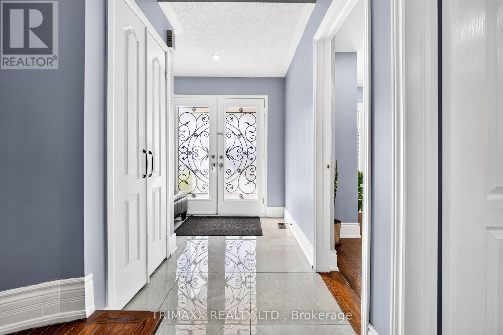 19 Leopard Gate, Brampton, Ontario  L6R 2J5 - Photo 4 - W14114282