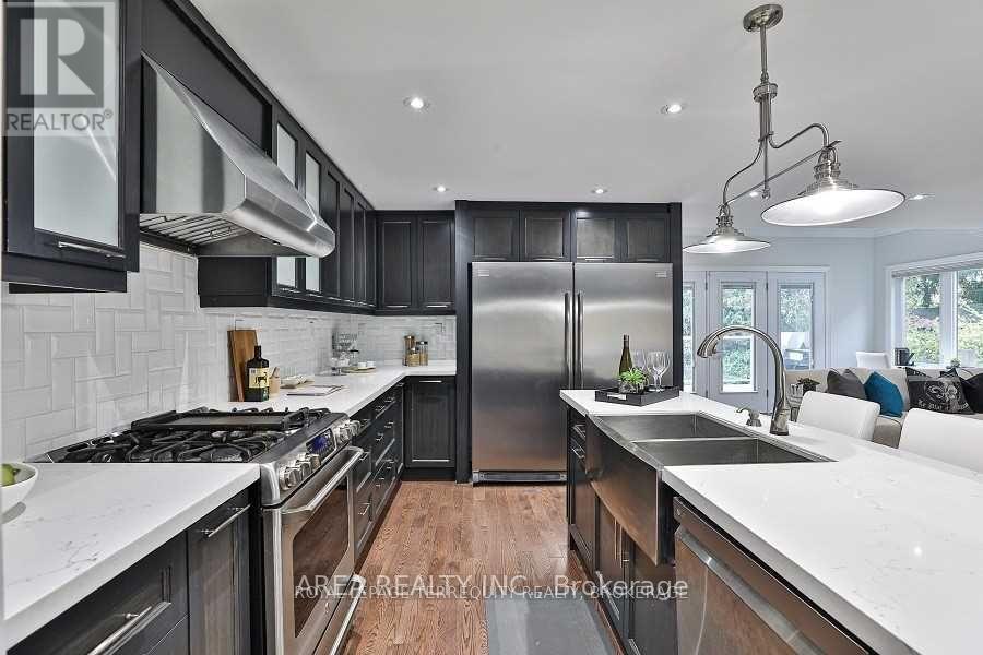 89 ASHBOURNE DRIVE, Toronto, Ontario