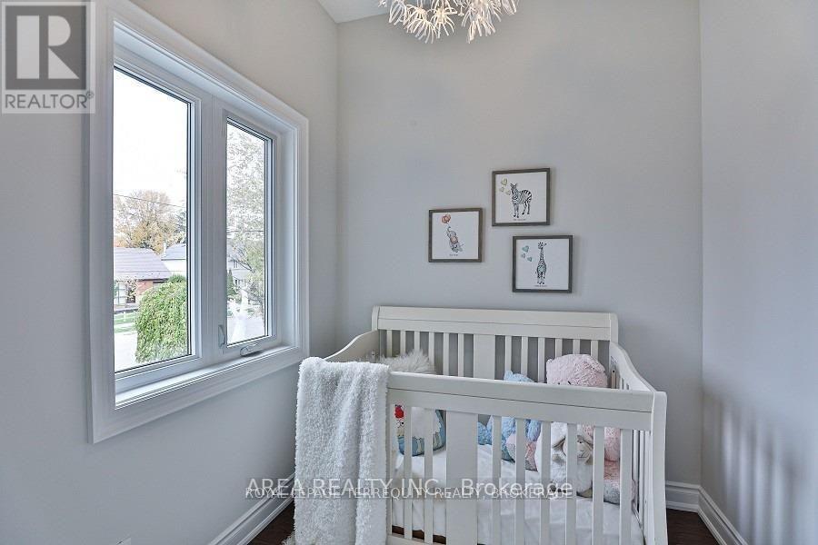 89 Ashbourne Drive, Toronto, Ontario  M9B 4H6 - Photo 21 - W14114314
