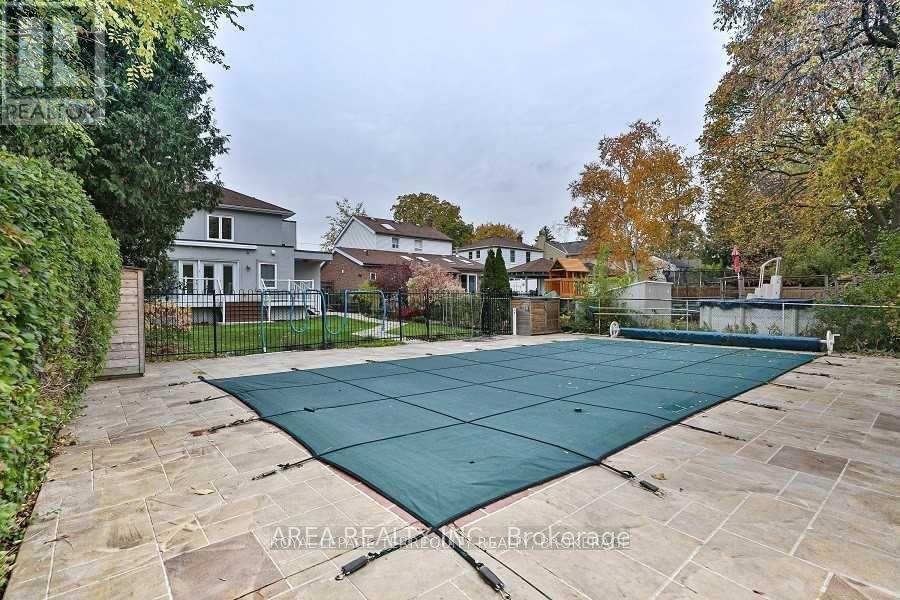 89 Ashbourne Drive, Toronto, Ontario  M9B 4H6 - Photo 25 - W14114314