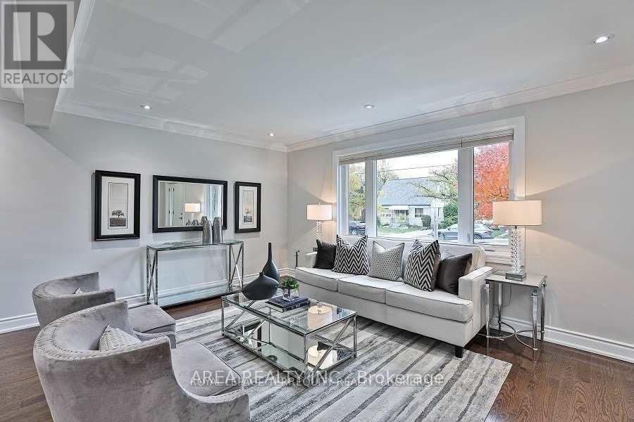 89 Ashbourne Drive, Toronto, Ontario  M9B 4H6 - Photo 6 - W14114314