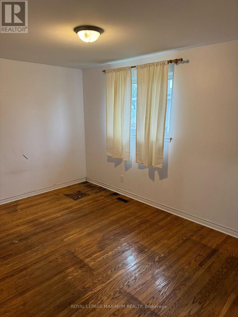 3407 Cedar Creek Drive, Mississauga, Ontario  L4Y 2Y2 - Photo 12 - W14114322