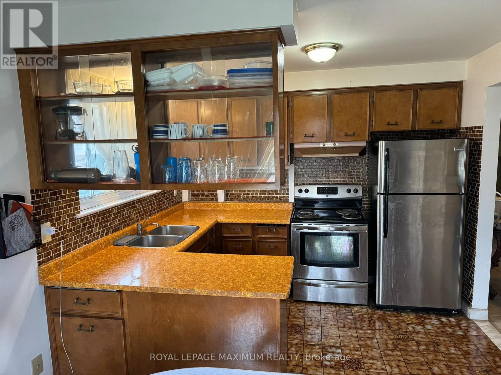 3407 Cedar Creek Drive, Mississauga, Ontario  L4Y 2Y2 - Photo 7 - W14114322