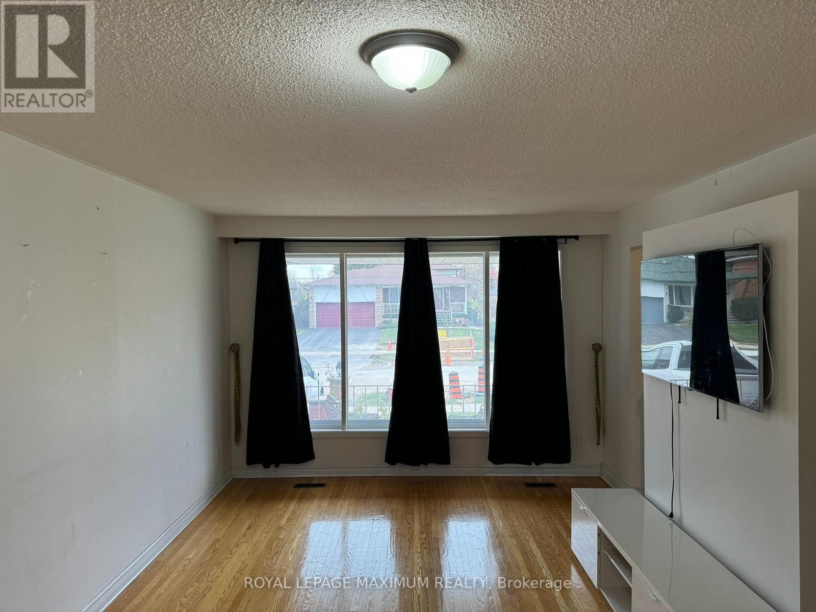 3407 Cedar Creek Drive, Mississauga, Ontario  L4Y 2Y2 - Photo 8 - W14114322