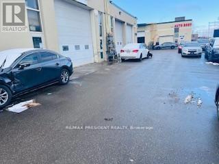 31-32 - 1772 Albion Road, Toronto, Ontario  M9V 1C1 - Photo 3 - W14114364