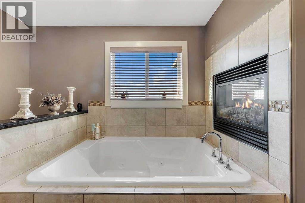 220 East Lakeview Place
