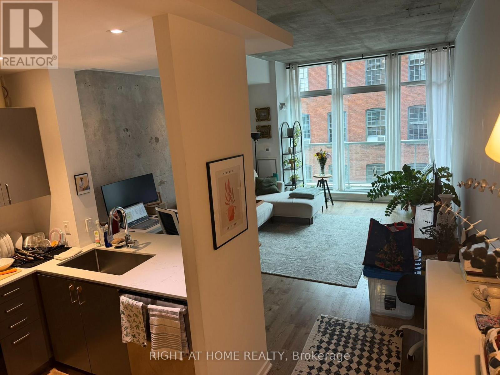 402 - 388 Richmond Street W, Toronto, Ontario  M5V 1X6 - Photo 11 - C14114386