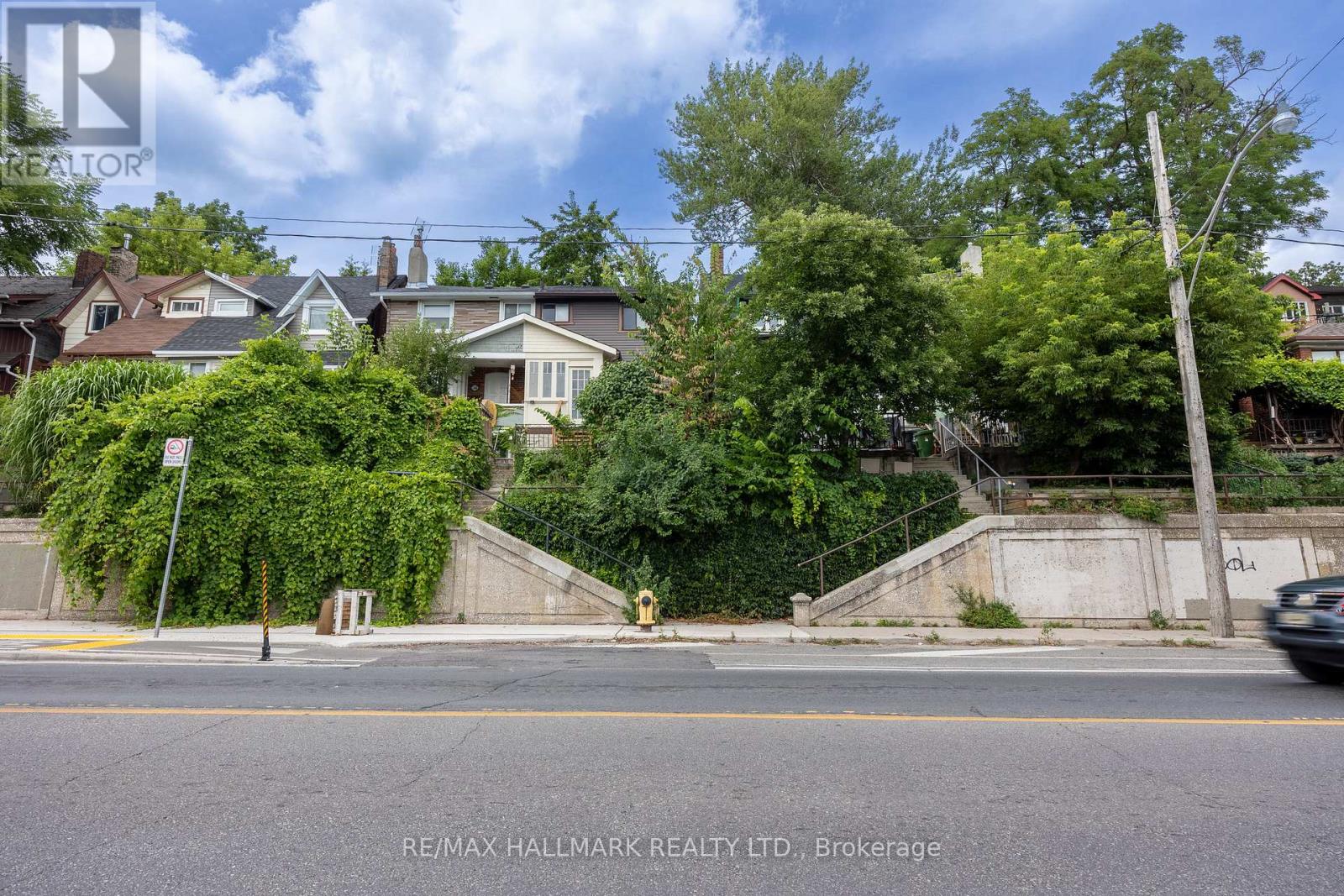 UPPER - 1366 DAVENPORT ROAD, Toronto, Ontario