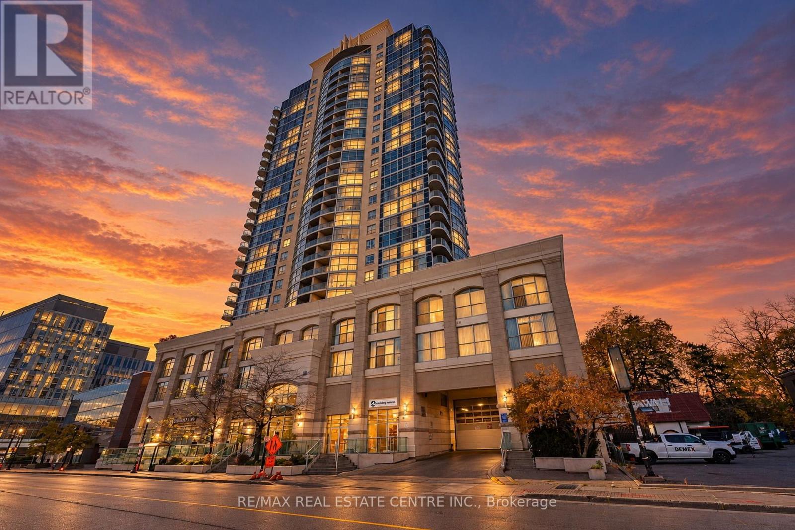 901 - 9 GEORGE STREET N, Brampton, Ontario