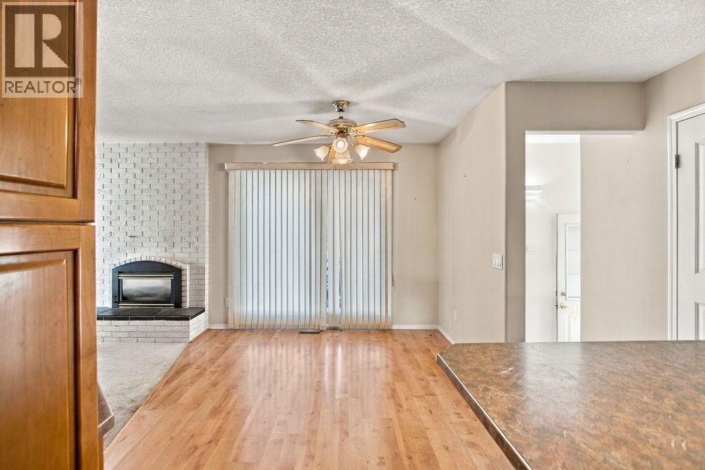 3037 Doverbrook Road Se, Calgary, Alberta  T2B 2L4 - Photo 12 - A2354495