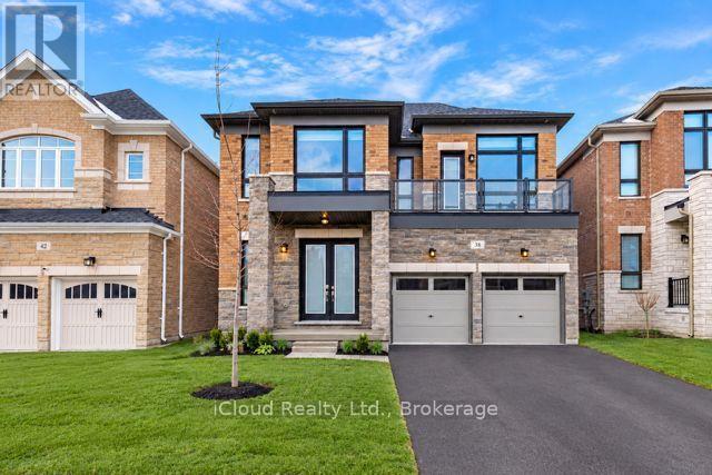 38 PINE HILL CRESCENT, Aurora, Ontario